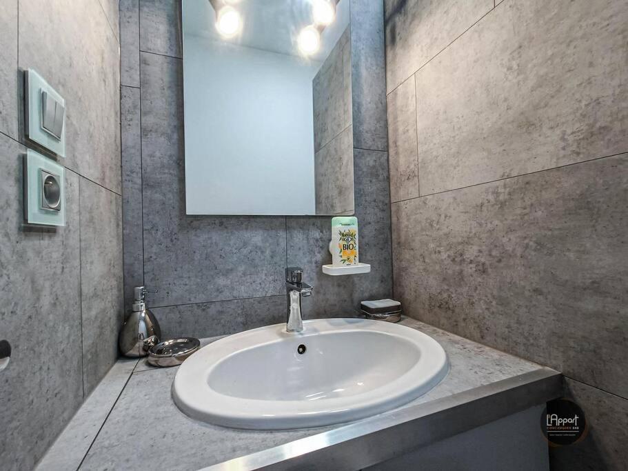 Appartement Calme Lumineux Proche Gare 3 Chambres Angoulême Екстериор снимка